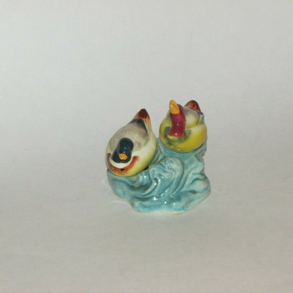 Salt & Pepper Shakers Vintage 3 pc set Ducks Cottagecore Mid-century - Picture 4 of 12